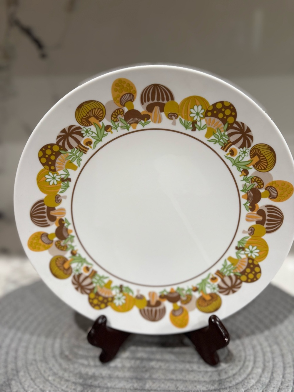Decorative melamine Mushroom Pattern Dinner Plate - Yellow & Brown set of 4